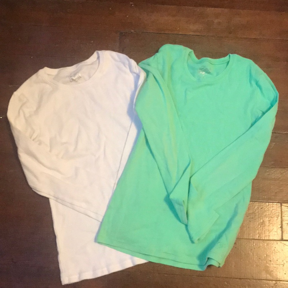 2 long sleeve shirts